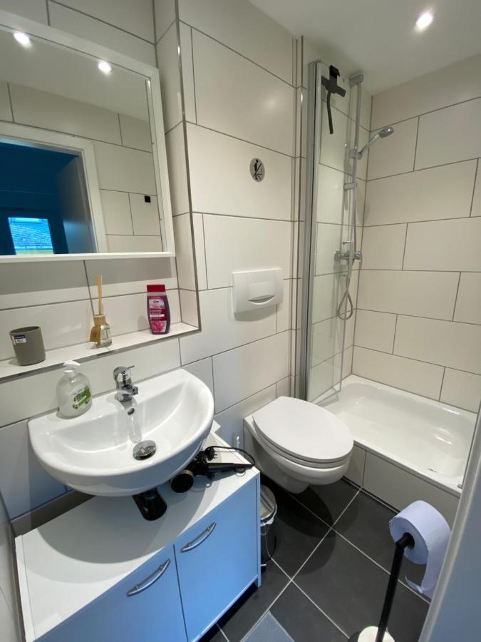 Koblenz - Eigenes Bad,Kueche - Wifi - Parkplatz - 2 Og Apartment Bagian luar foto
