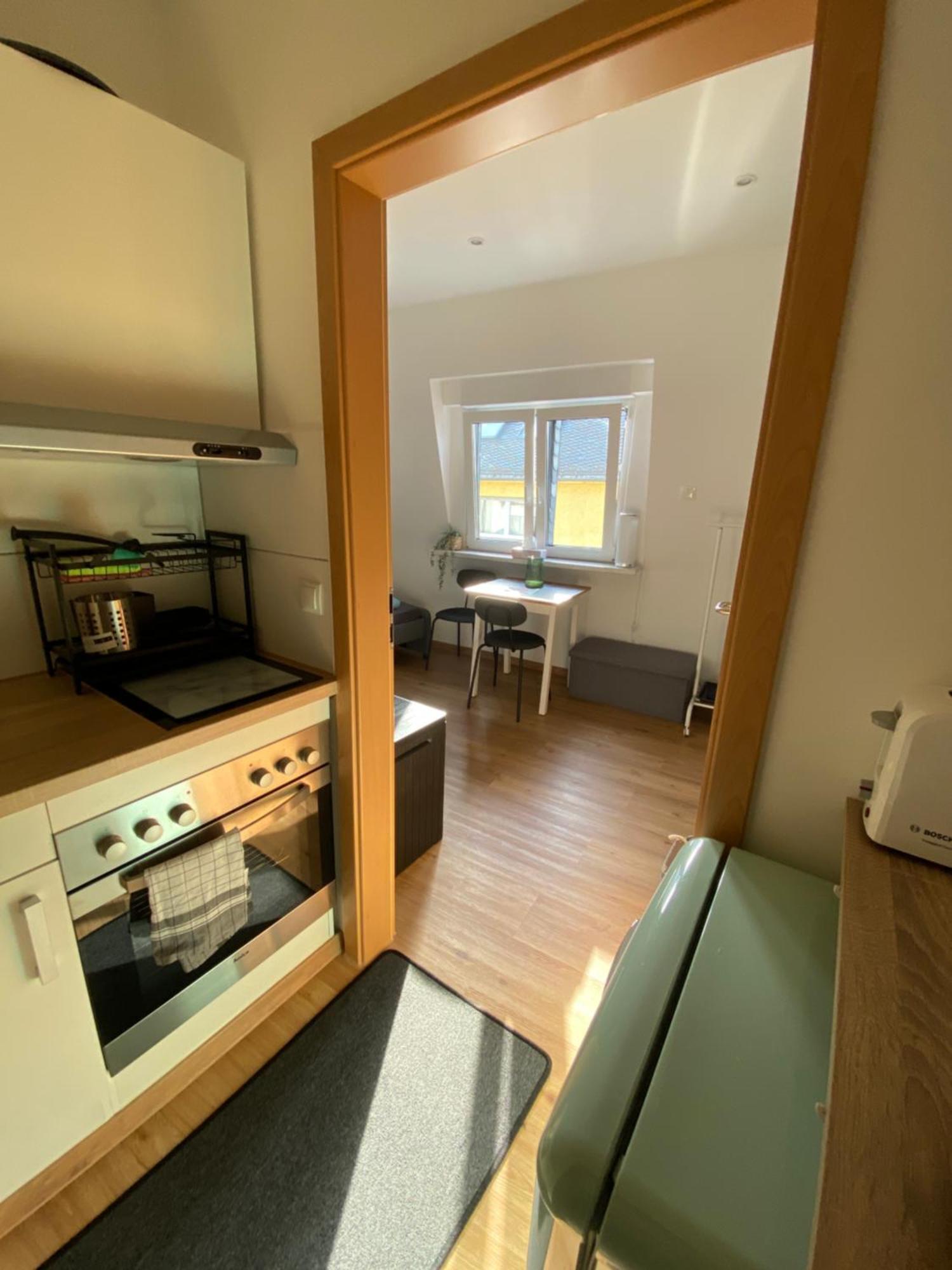 Koblenz - Eigenes Bad,Kueche - Wifi - Parkplatz - 2 Og Apartment Bagian luar foto
